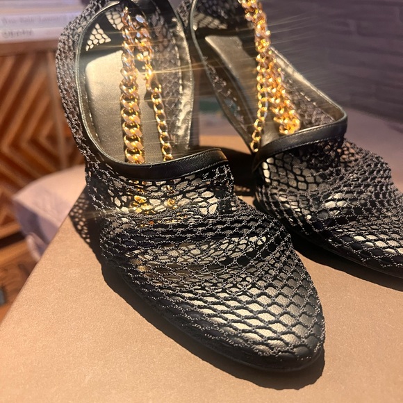 Bottega Veneta mesh chain link pumps
Box & dust bag included! - Picture 3 of 16